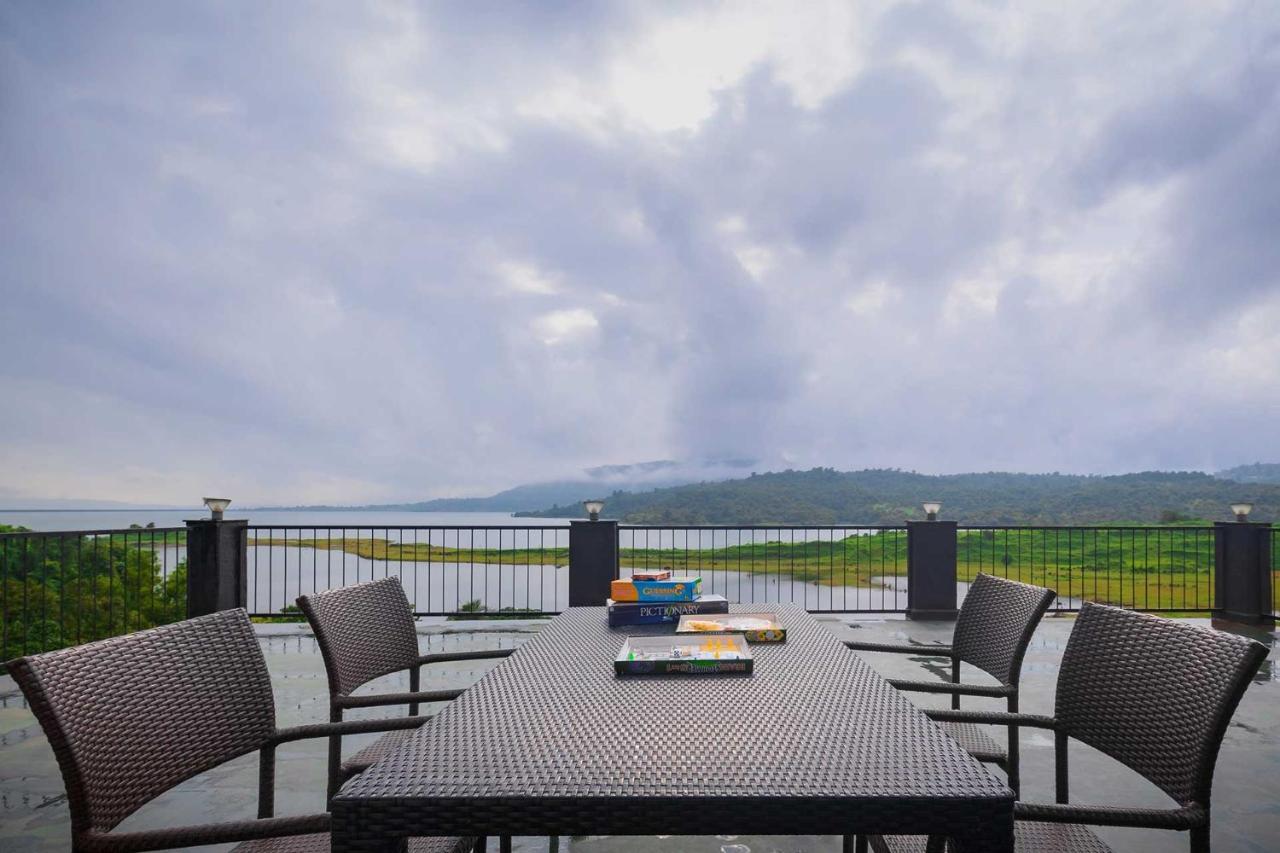 Sunset Boulevard By Stayvista - Lakeside Villa With Pet-Friendly Ambiance, Deck, Terrace, Plunge Pool & Modern Flair Karjat Esterno foto