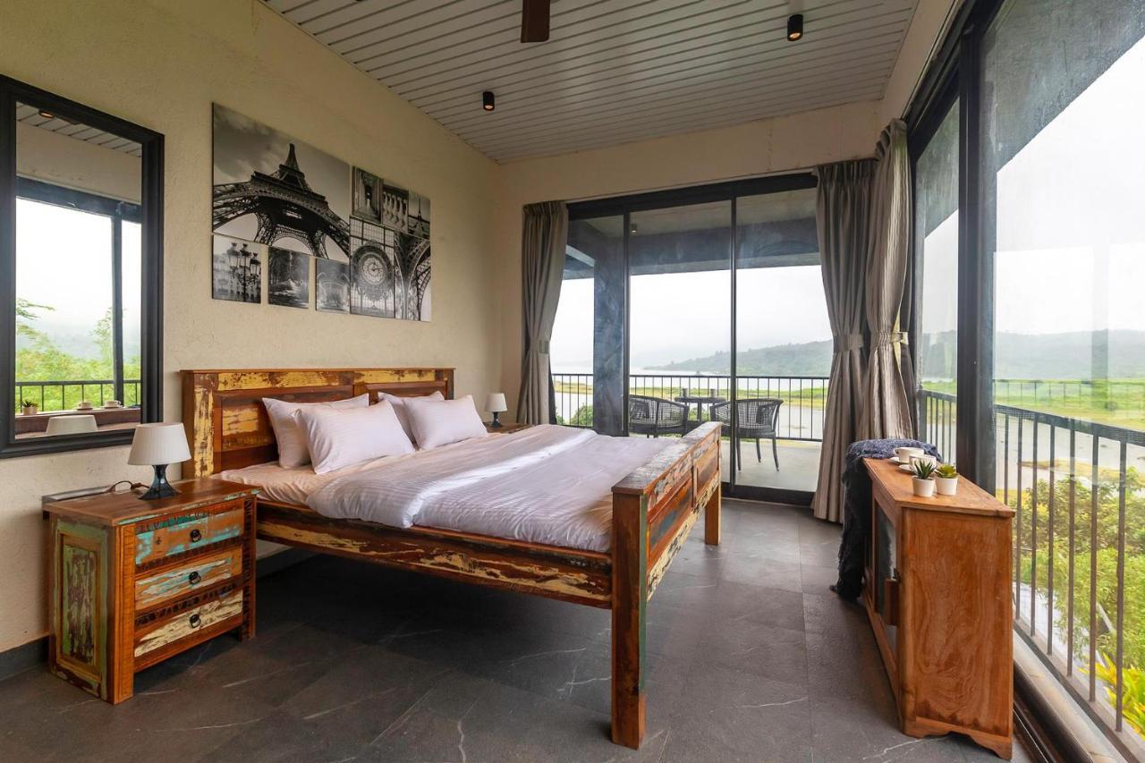 Sunset Boulevard By Stayvista - Lakeside Villa With Pet-Friendly Ambiance, Deck, Terrace, Plunge Pool & Modern Flair Karjat Esterno foto