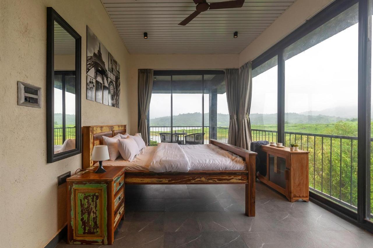 Sunset Boulevard By Stayvista - Lakeside Villa With Pet-Friendly Ambiance, Deck, Terrace, Plunge Pool & Modern Flair Karjat Esterno foto