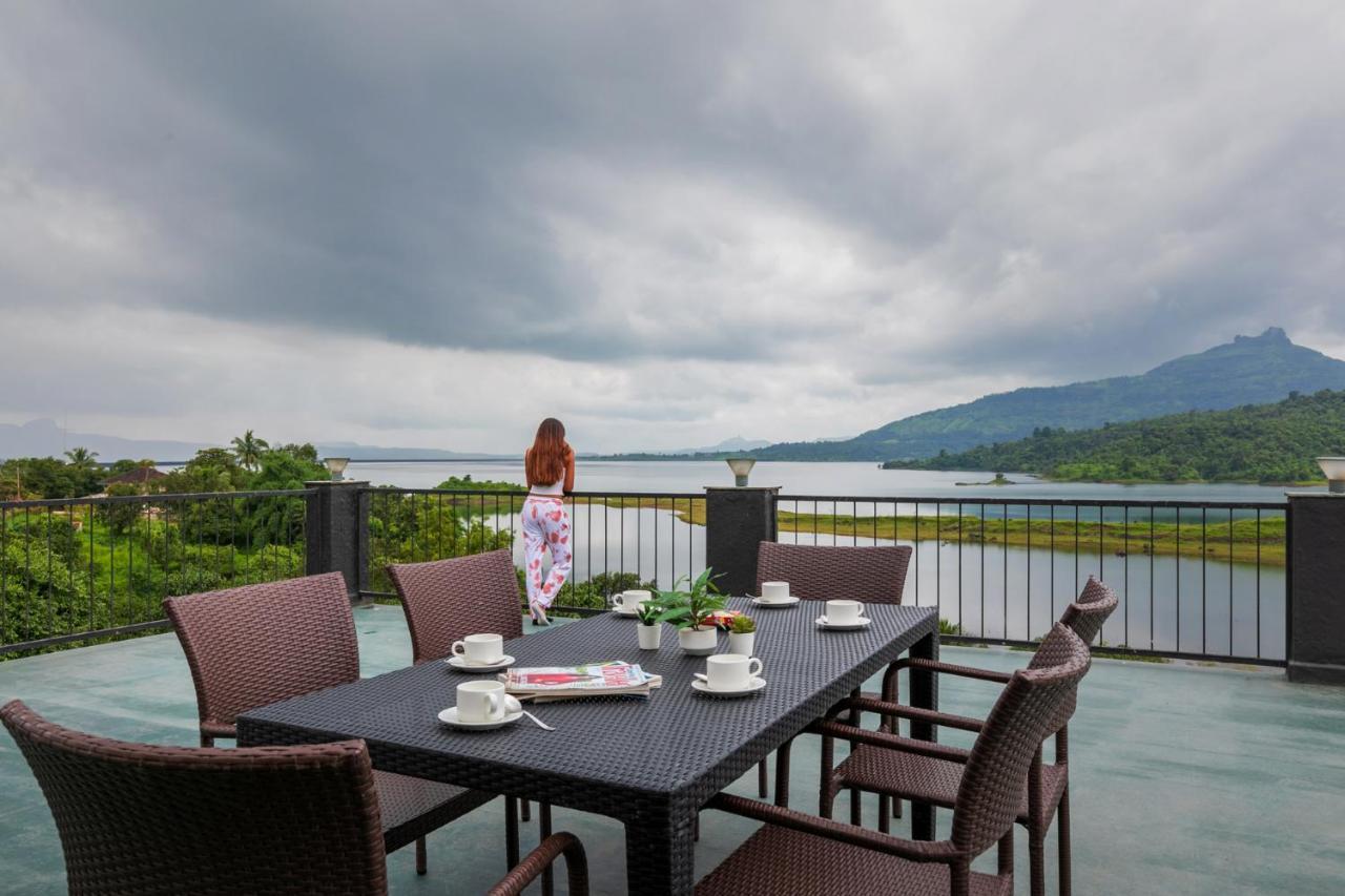 Sunset Boulevard By Stayvista - Lakeside Villa With Pet-Friendly Ambiance, Deck, Terrace, Plunge Pool & Modern Flair Karjat Esterno foto